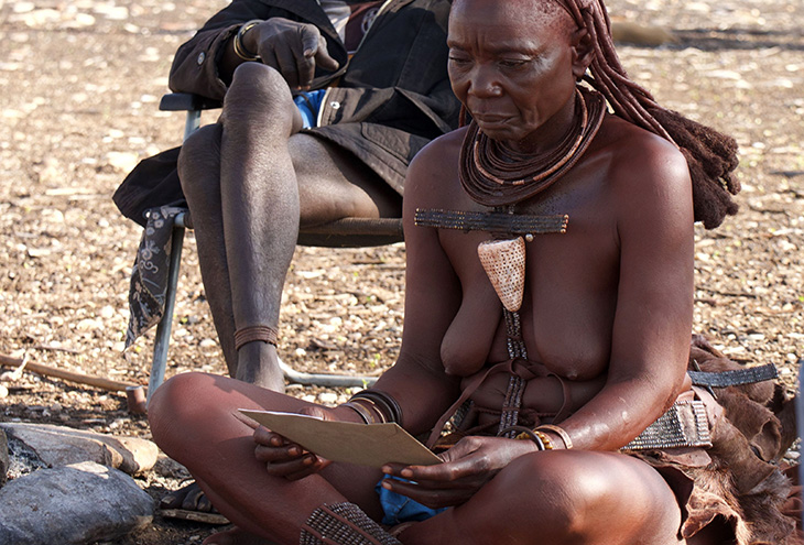 300 Himba households – more than 3000 people – received a cash dividend from Conservancy Safaris Namibia in the last 3 months. Most families used this money to buy food because cattle losses in the drought of the past three years mean that the Himba staple food – milk – is in short supply